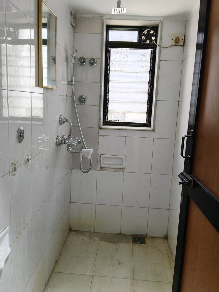 Bathroom, bhoomi-tower-santacruz-east 2 Bedroom 900 Sq.Ft. Apartment In Santacruz East Mumbai 9454971