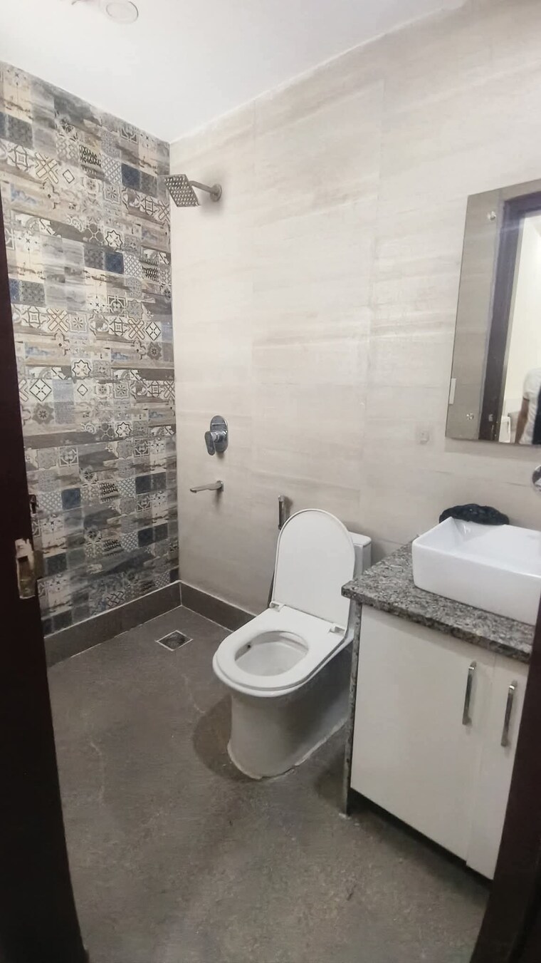 Bathroom, saket 1 RK 250 Sq.Ft. Builder Floor In Saket Delhi 9454976