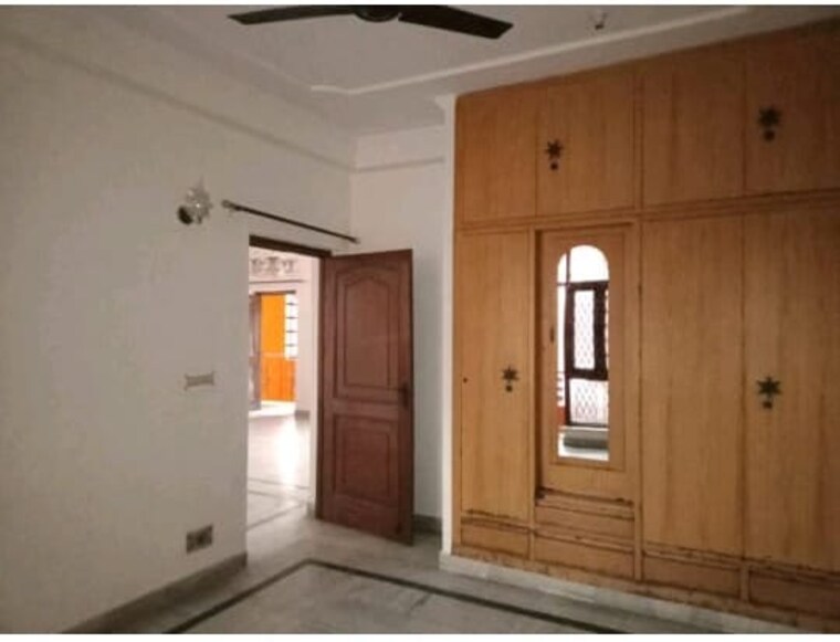 Room, sector 55 2 Bedroom 1250 Sq.Ft. Independent House In Sector 55 Noida 9454995
