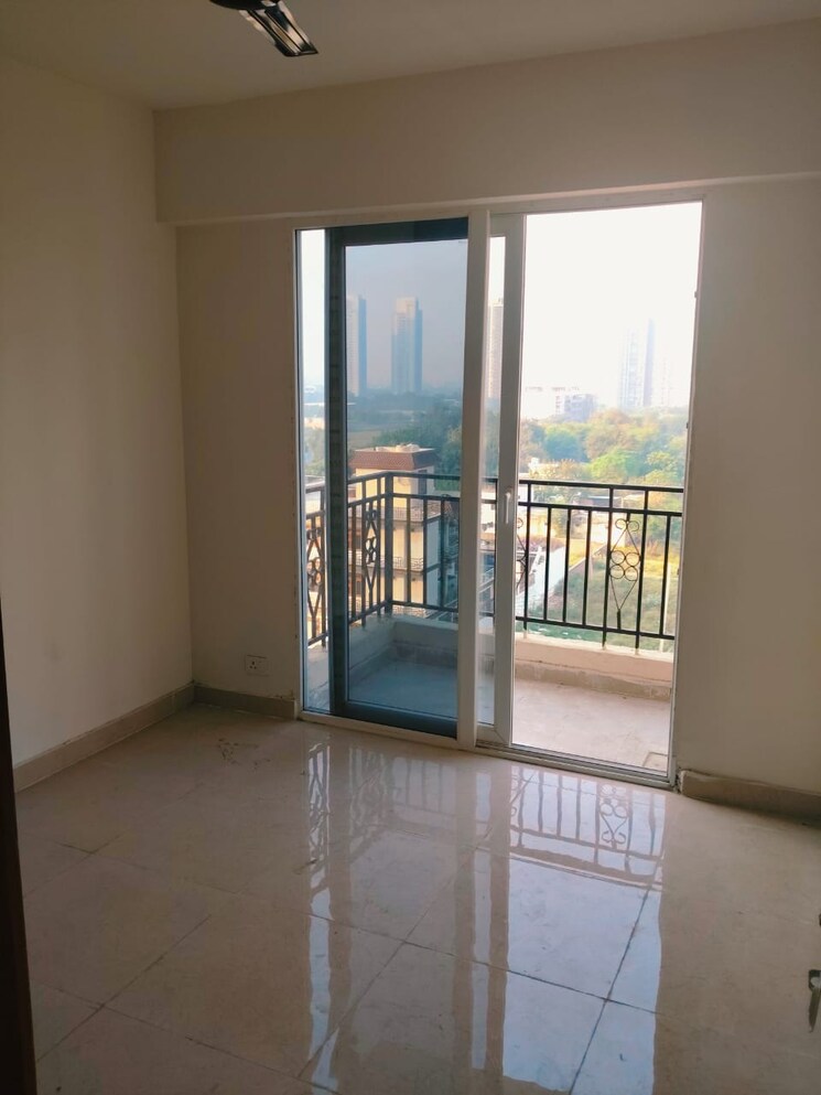 Room, signature-global-prime 2 Bedroom 834 Sq.Ft. Apartment In Sector 63a Gurgaon 9455014