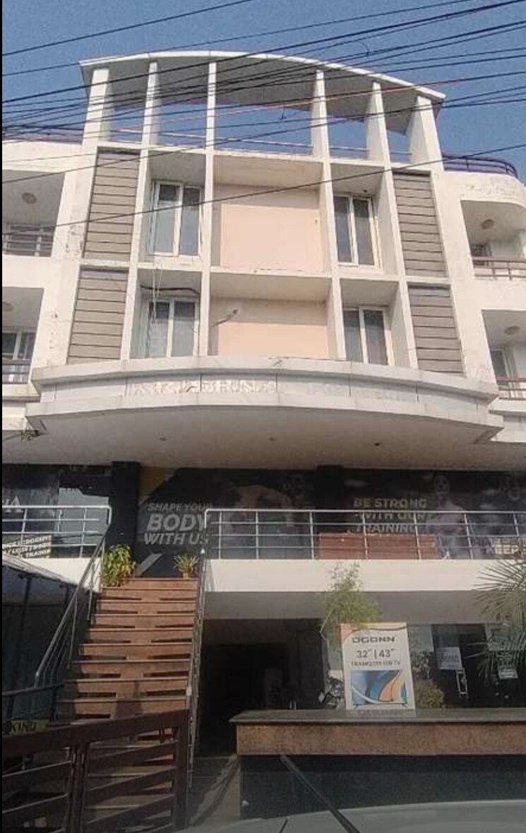 Exterior View, kaisarbagh 3 Bedroom 1200 Sq.Ft. Apartment In Kaisarbagh Lucknow 9455078