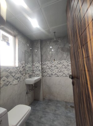 Bathroom in 4 BHK Apartment at Unitech The Close North, Sector 50 – for Sale