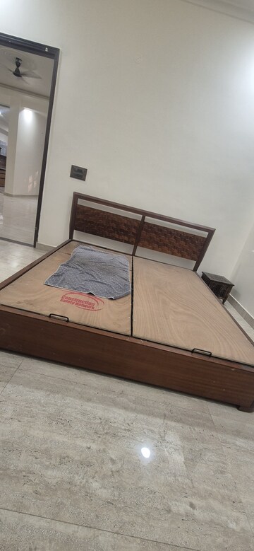 Bedroom in 2.5 BHK Independent House at Gomti Nagar – for Rent