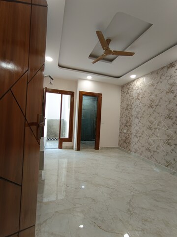 Room in 3 BHK Builder Floor at Fidato Honour Homes, Sector 89 – for Sale