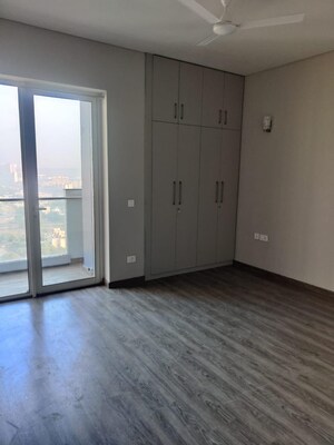 Room in 2 BHK Apartment at Emaar Digi Homes, Sector 62 – for Rent