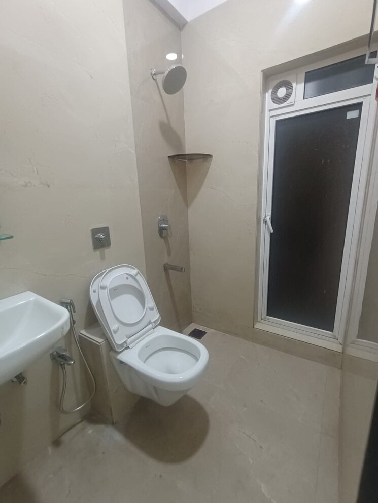 Bathroom, heritage-solitaire 2 Bedroom 936 Sq.Ft. Apartment In Chembur Mumbai 9455136