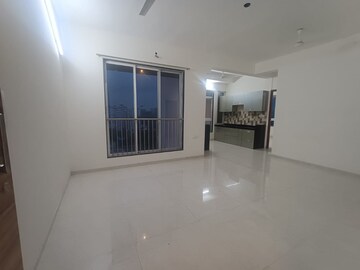 Room in 2 BHK Apartment at Heritage Solitaire, Chembur – for Rent