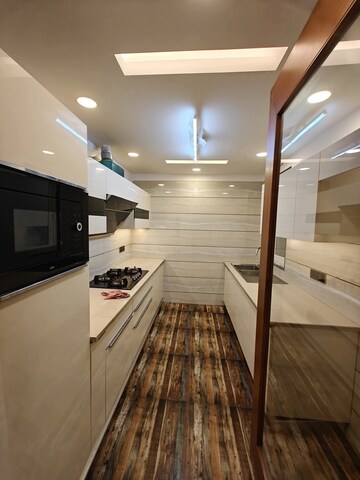 Kitchen in 4 BHK Apartment at Ireo Victory Valley, Sector 67 – for Rent