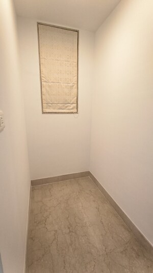 Room in 3 BHK Apartment at Lodha Marquise, Worli – for Rent