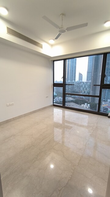 Room in 3 BHK Apartment at Lodha Marquise, Worli – for Rent