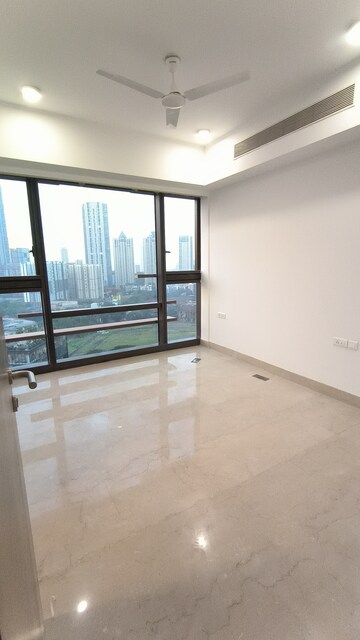 Room in 3 BHK Apartment at Lodha Marquise, Worli – for Rent