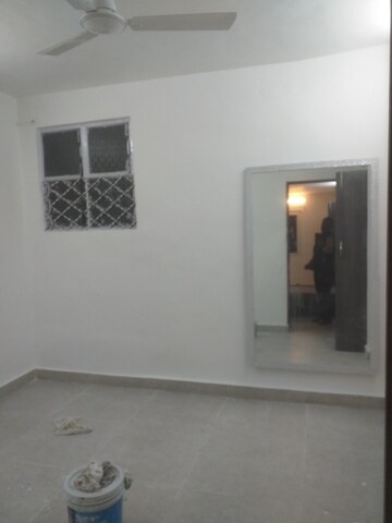 Living Room in 1.5 BHK Builder Floor at New Rajinder Nagar – for Rent