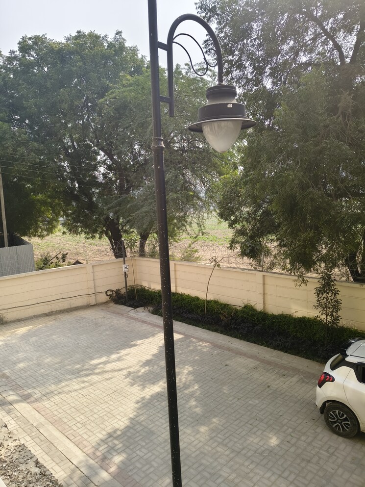 Garden, signature-global-city 2 Bedroom 1190 Sq.Ft. Apartment In Sector 37d Gurgaon 9455214