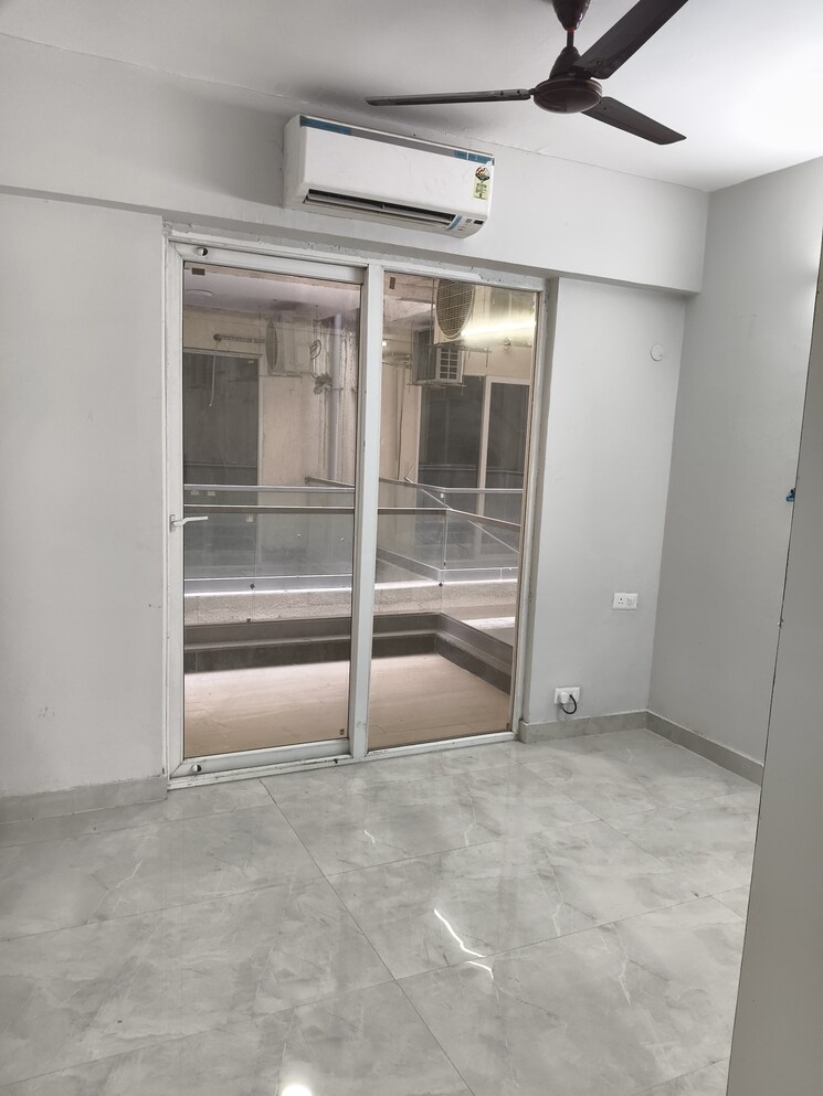 Room, signature-global-city 2 Bedroom 1190 Sq.Ft. Apartment In Sector 37d Gurgaon 9455214