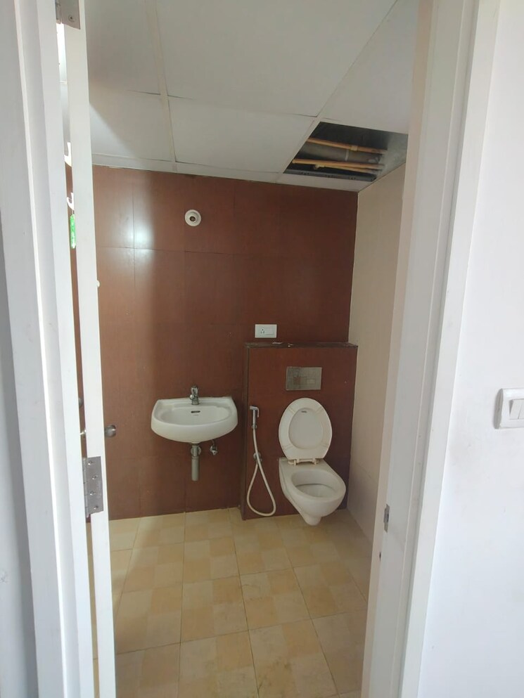 Bathroom, ozone-urbana-aqua 3 Bedroom 1204 Sq.Ft. Apartment In Devanahalli Bangalore 9455260