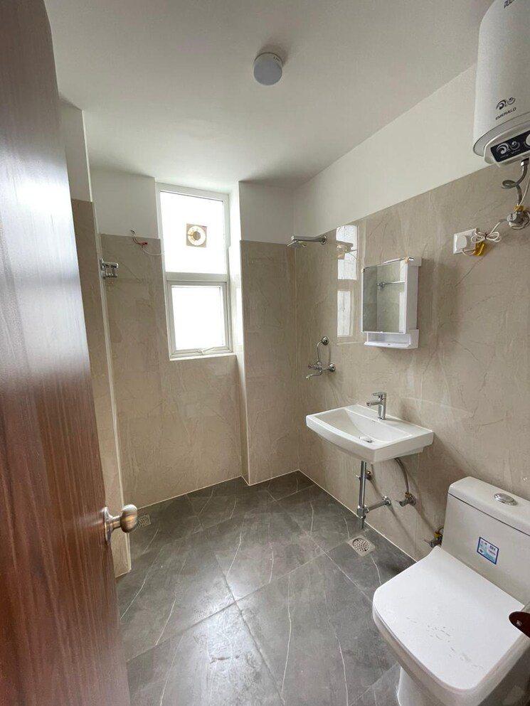 Bathroom, ram-shanti-apartment 3.5 Bedroom 2150 Sq.Ft. Apartment In Sector 52 Gurgaon 9455299