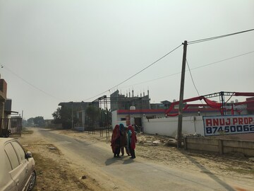  Plot – Exterior View View at Sector 20 Yamuna Expressway - for Sale