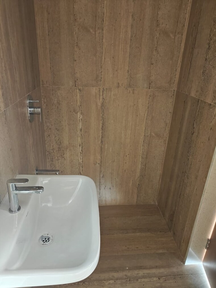 Bathroom, mahavir-arham-mourya 2 Bedroom 780 Sq.Ft. Apartment In Chembur Mumbai 9455306