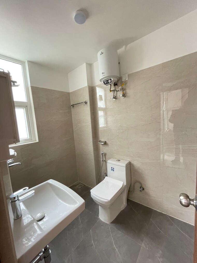 Master Bedroom, ram-shanti-apartment 3.5 Bedroom 2100 Sq.Ft. Apartment In Sector 52 Gurgaon 9455346