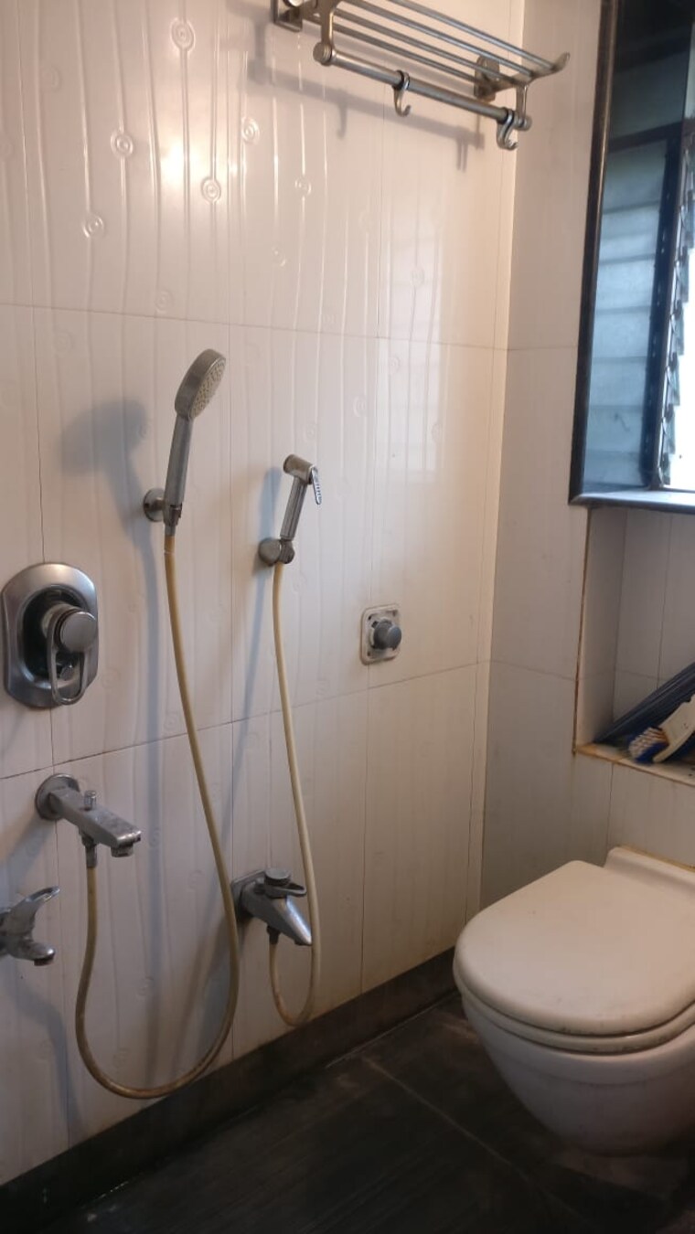 Bathroom, shree-vijay-vihar-chs 2 Bedroom 700 Sq.Ft. Apartment In Chembur Mumbai 9455344