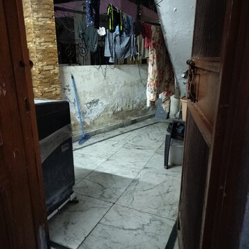 Living Room in 3 BHK Apartment at Katwaria Sarai – for Rent