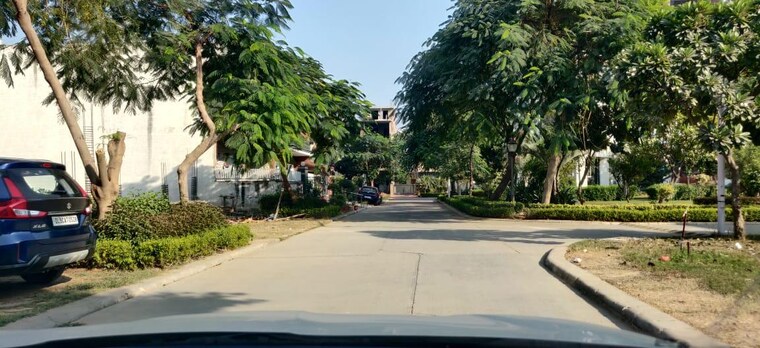 Garden, omaxe-new-chandigarh  300 Sq.Yd. Plot In North Mullanpur Chandigarh 9455467