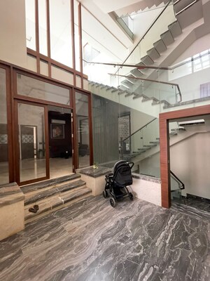 Parking in 4 BHK Villa at Sushant Lok I – for Sale