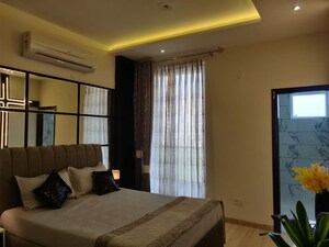 Room in 3 BHK Apartment at Ghazipur – for Sale