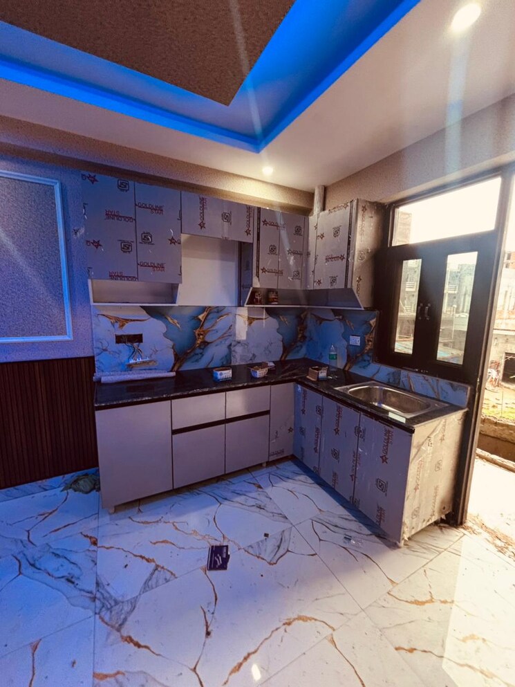 Kitchen, sector 73 1 Bedroom 600 Sq.Ft. Apartment In Sector 73 Noida 9455556