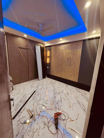 Bedroom in 1 BHK Apartment at Sector 73 – for Sale