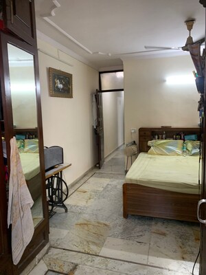 Gym in 1 BHK Builder Floor at Dlf Phase I – for Rent