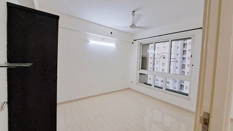 Room, hiranandani estate 2 Bedroom 750 Sq.Ft. Apartment In Hiranandani Estate Thane 9455568