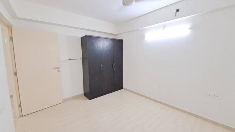 Room, hiranandani estate 2 Bedroom 750 Sq.Ft. Apartment In Hiranandani Estate Thane 9455568