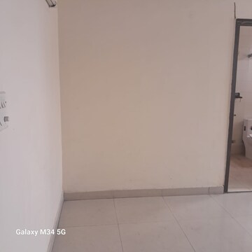 Room in 3.5 BHK Apartment at Alaknanda Society, Sector 56 – for Rent