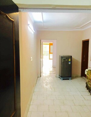 Building Lobby in 1 BHK Builder Floor at Dlf Phase I – for Rent