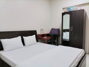 Bedroom in 2 BHK Apartment at K Raheja Raheja Residency, Malad East – for Rent