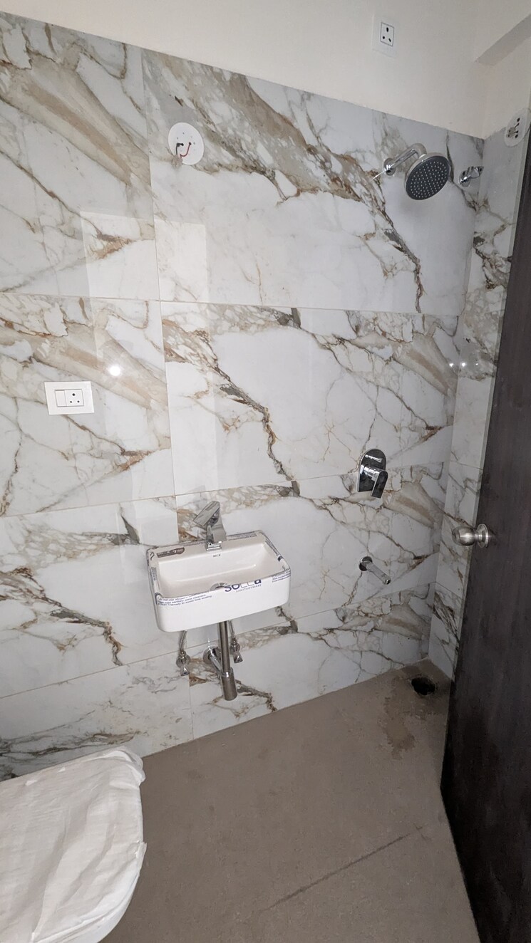 Bathroom, aventus-westbrook 3 Bedroom 950 Sq.Ft. Apartment In Andheri East Mumbai 9455635