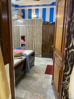 Kitchen in 3 BHK Builder Floor at Dlf Phase I – for Rent