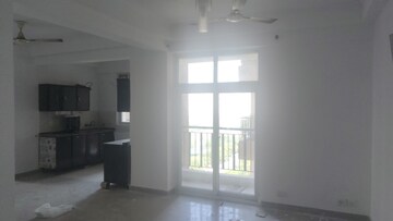 Room in 3.5 BHK Apartment at Amrapali Princely Estate, Sector 76 – for Rent
