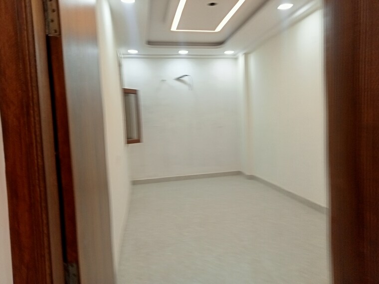 Room, palam colony 3 Bedroom 900 Sq.Ft. Builder Floor In Palam Colony Delhi 9455751