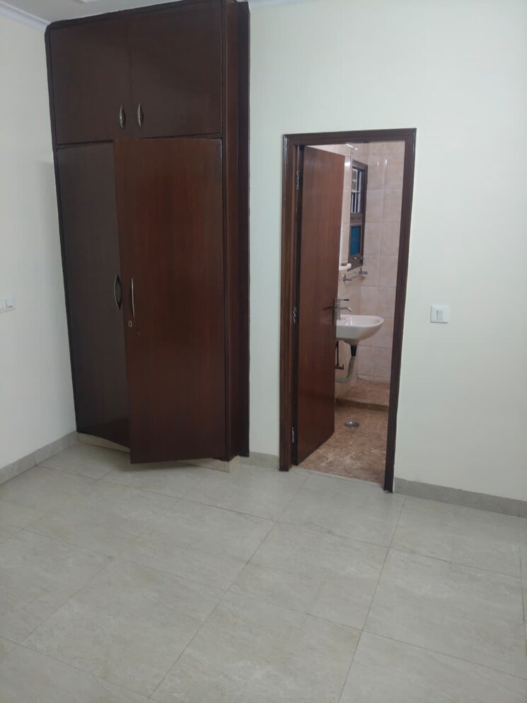 Room, vasant kunj 2 Bedroom 1100 Sq.Ft. Apartment In Vasant Kunj Delhi 9455744