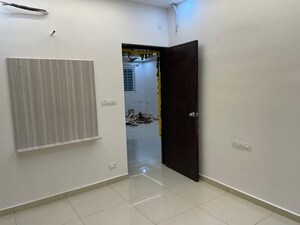 Room in 2.5 BHK Apartment at Cybercity Marina Skies, Hi Tech City – for Rent
