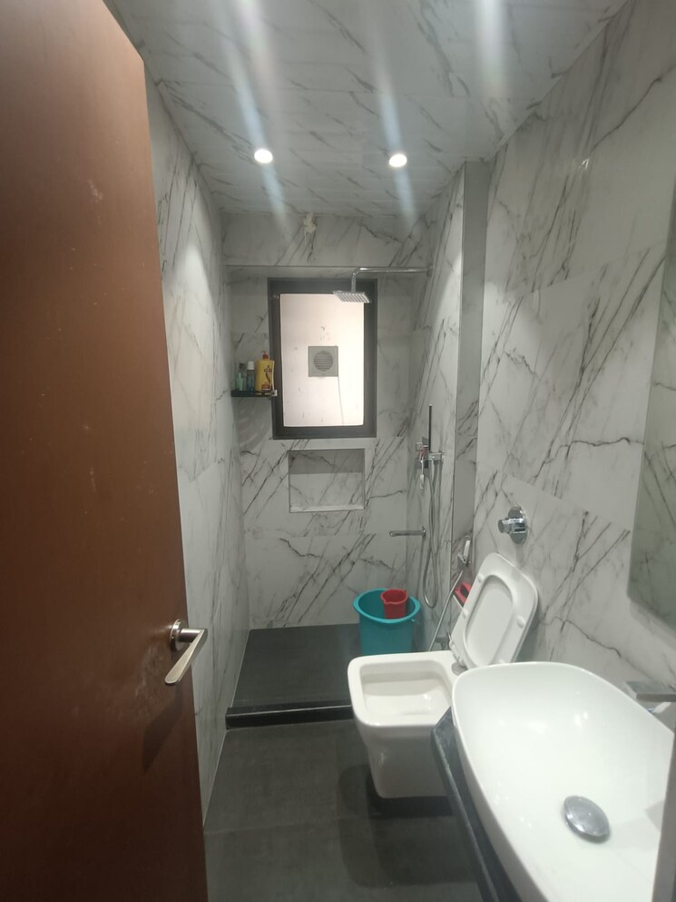Bathroom, sindhi-society 2 Bedroom 975 Sq.Ft. Apartment In Chembur Mumbai 9455769