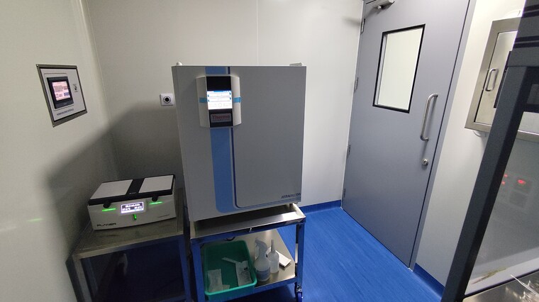 Team Area, hazratganj Commercial Office Space 5052 Sq.Ft. In Hazratganj Lucknow 9455830