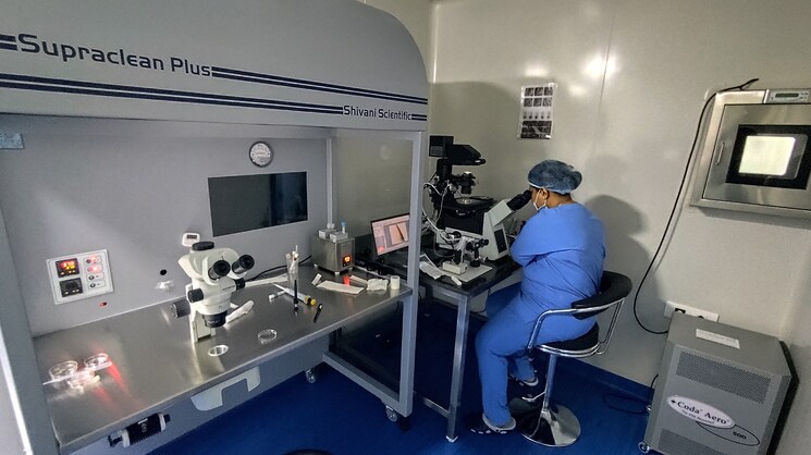 Team Area, hazratganj Commercial Office Space 5052 Sq.Ft. In Hazratganj Lucknow 9455830