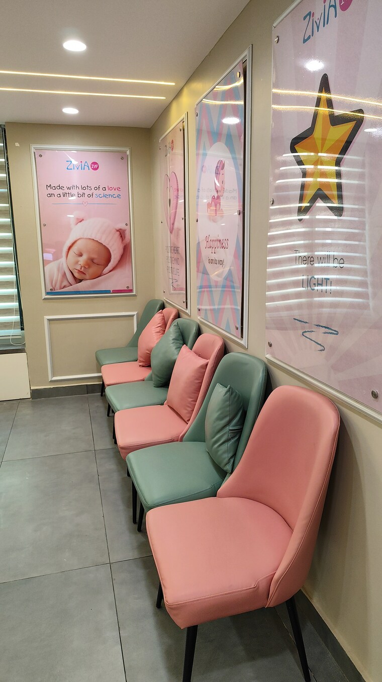 Living Room, hazratganj Commercial Office Space 5052 Sq.Ft. In Hazratganj Lucknow 9455830