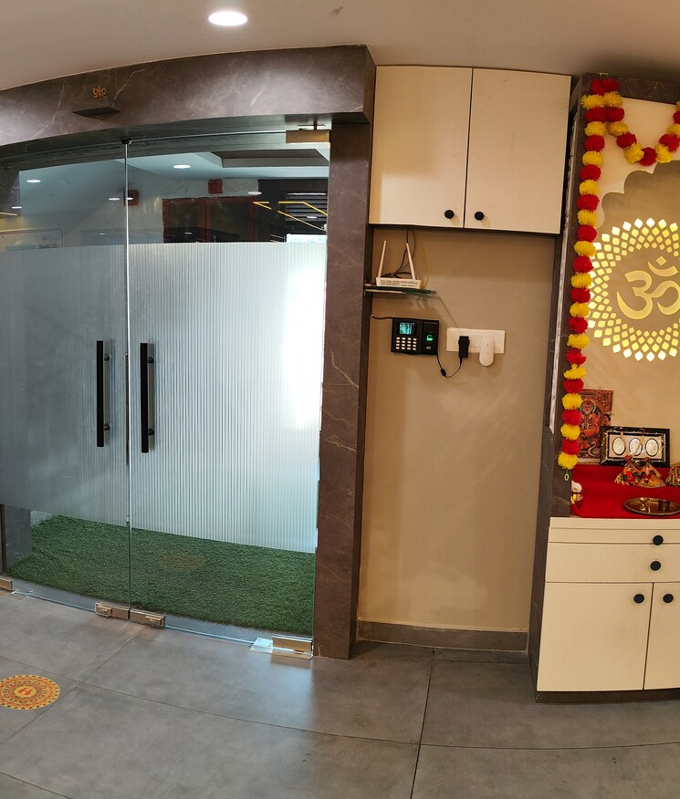 Entrance, hazratganj Commercial Office Space 5052 Sq.Ft. In Hazratganj Lucknow 9455830