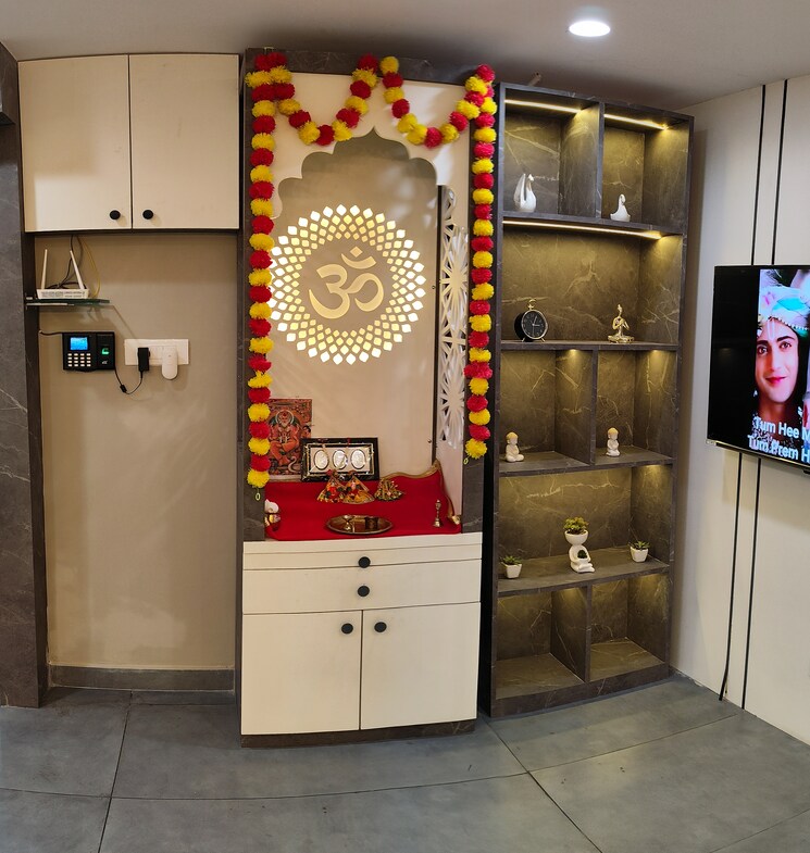 Common Area, hazratganj Commercial Office Space 5052 Sq.Ft. In Hazratganj Lucknow 9455830