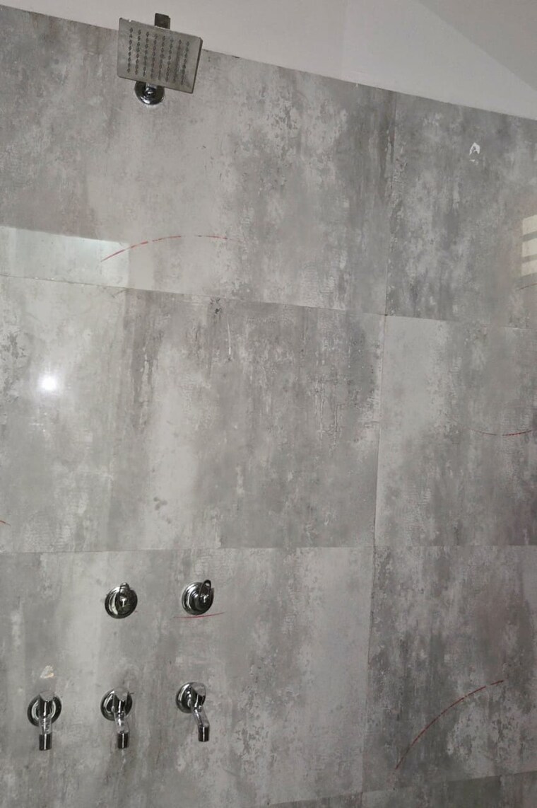 Bathroom, dlf phase i 4 Bedroom 300 Sq.Yd. Builder Floor In Dlf Phase I Gurgaon 9455856
