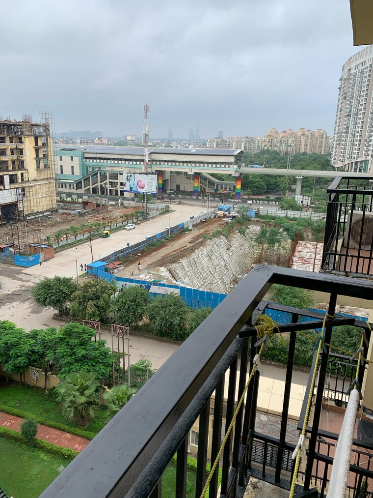 Balcony, maxblis-grand-wellington 1 Bedroom 615 Sq.Ft. Apartment In Sector 75 Noida 9455868